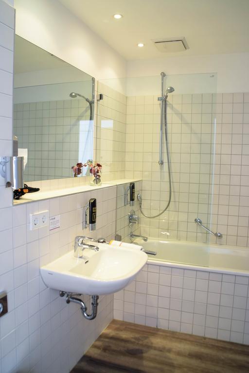 Cristall Hotel Waghäusel Extérieur photo